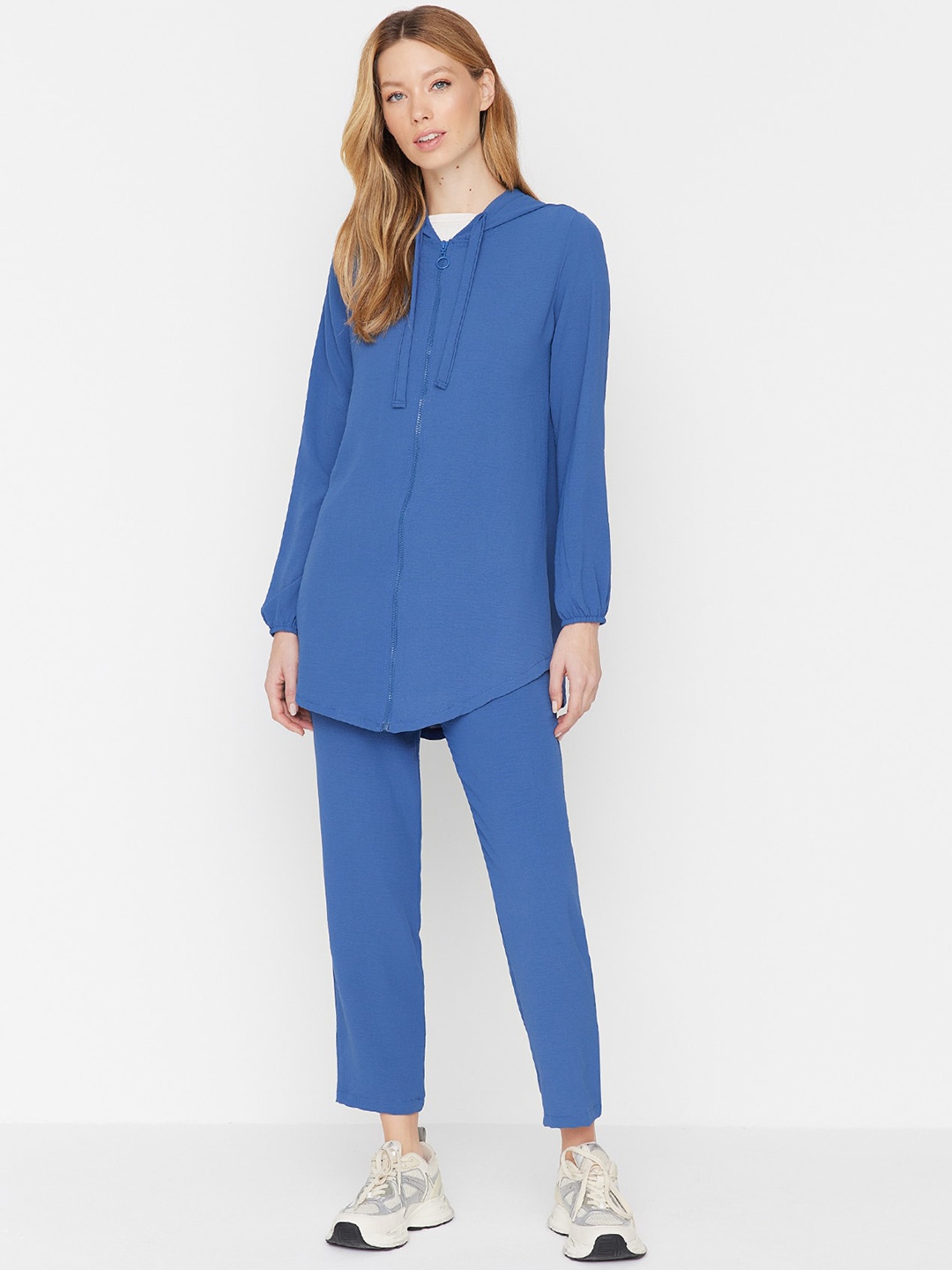 

Trendyol Hooded Sweatshirt With Trousers, Blue