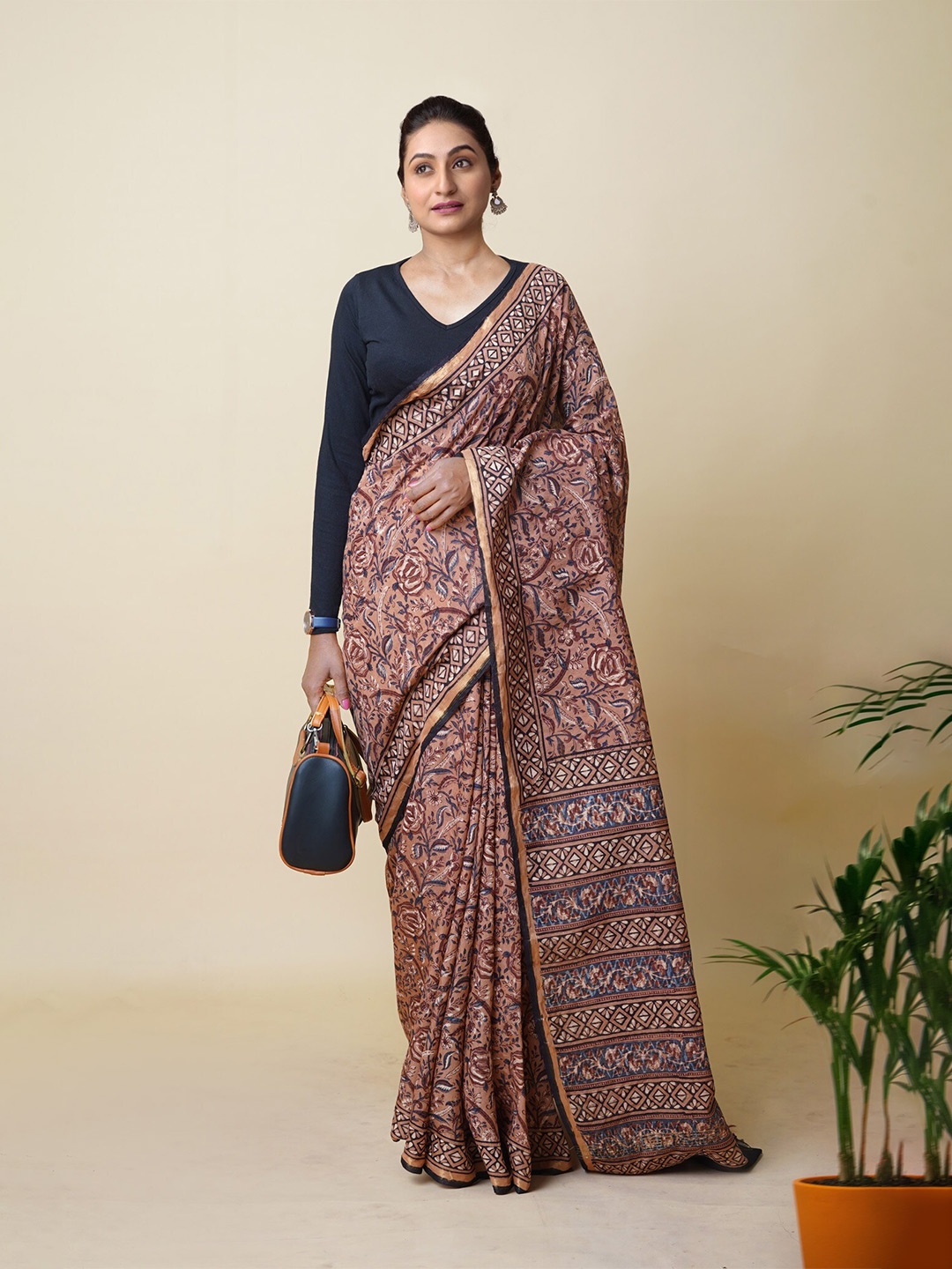 

Unnati Silks Ethnic Motifs Handloom Chanderi Saree With Tassels, Brown