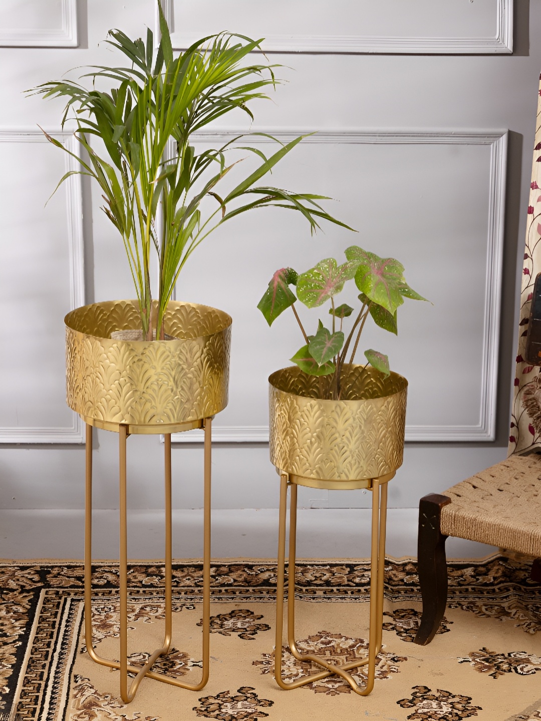 

HomeShastra Haven Gold Toned 2 Pieces Textured Planter with Stand