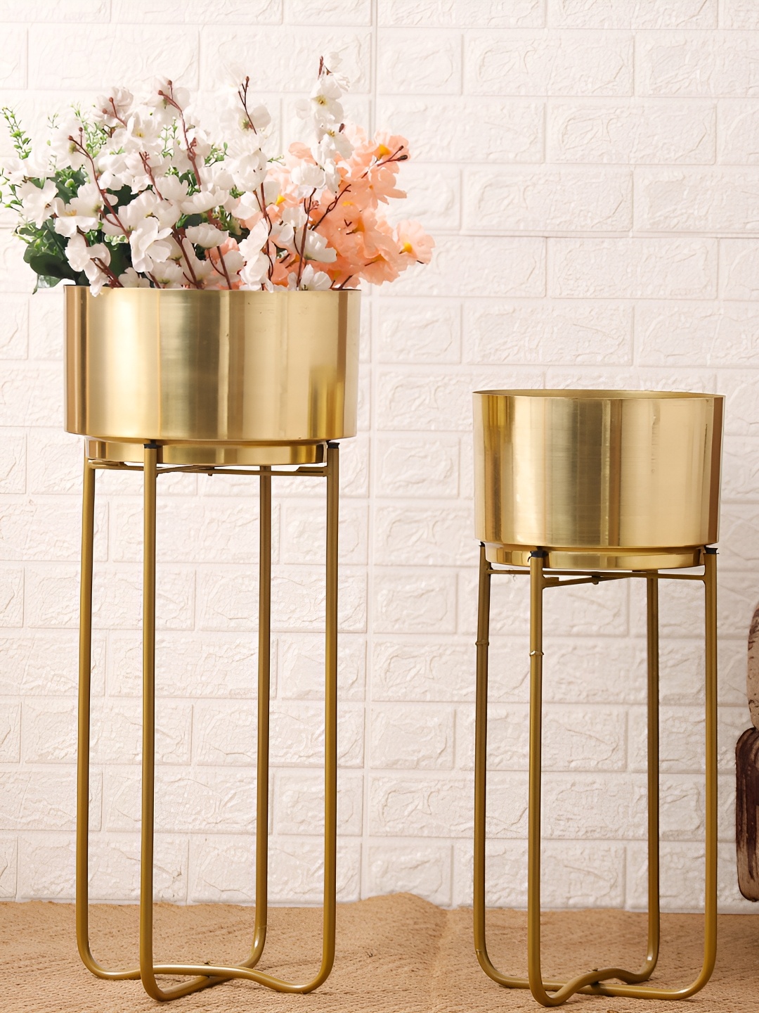 

HomeShastra Oasis Gold 2 Pieces Metal Planters with Stand