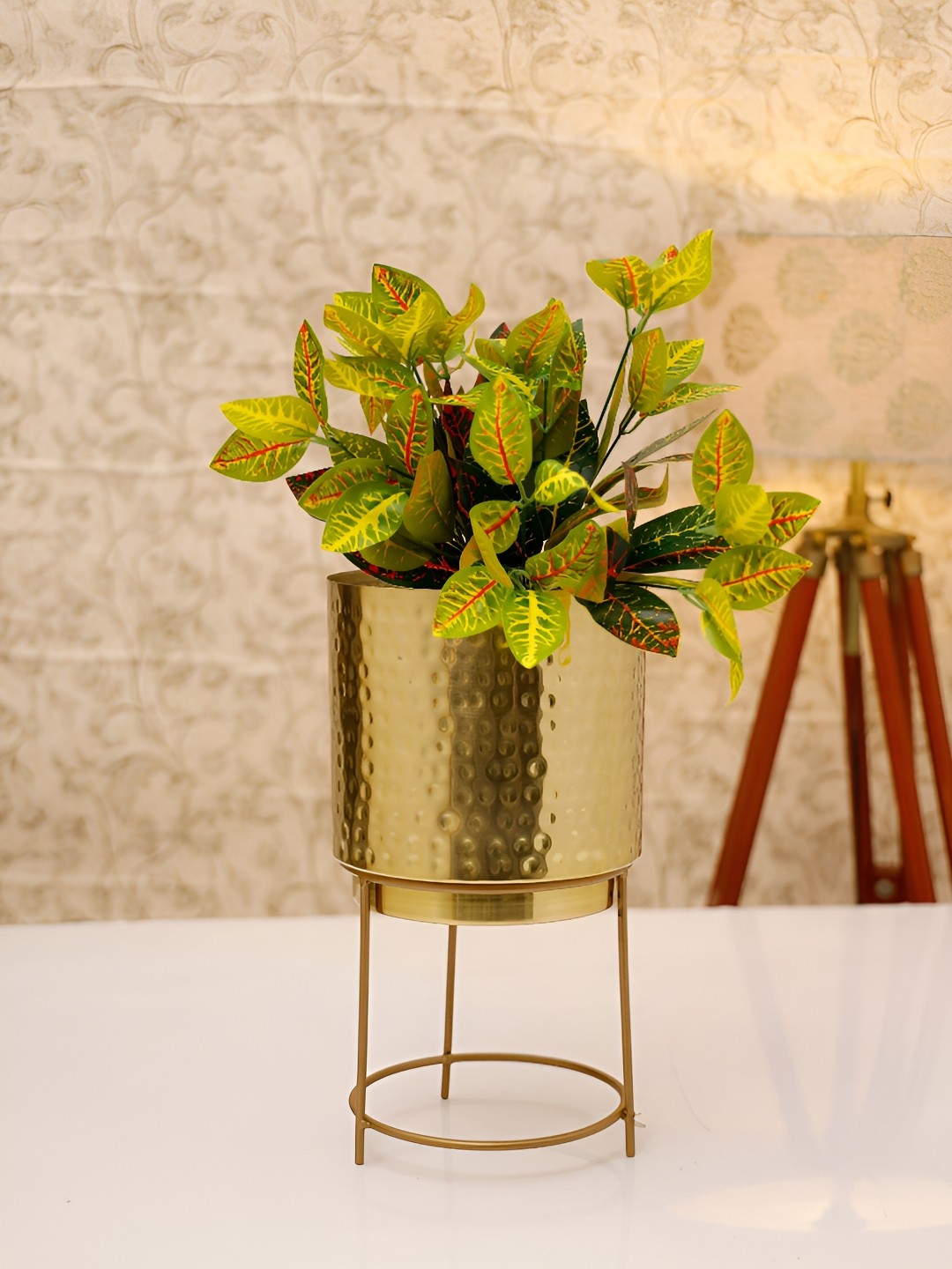 

HomeShastra Raagi Textured Metal Planter With Stand, Gold