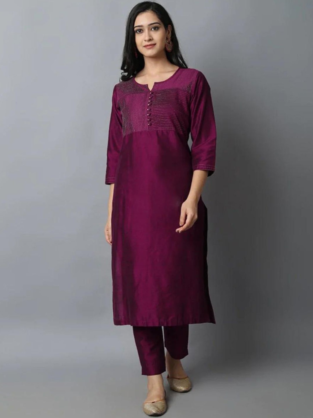 

Mera Rang Notched Neck Pure Silk Kurta With Trousers, Burgundy