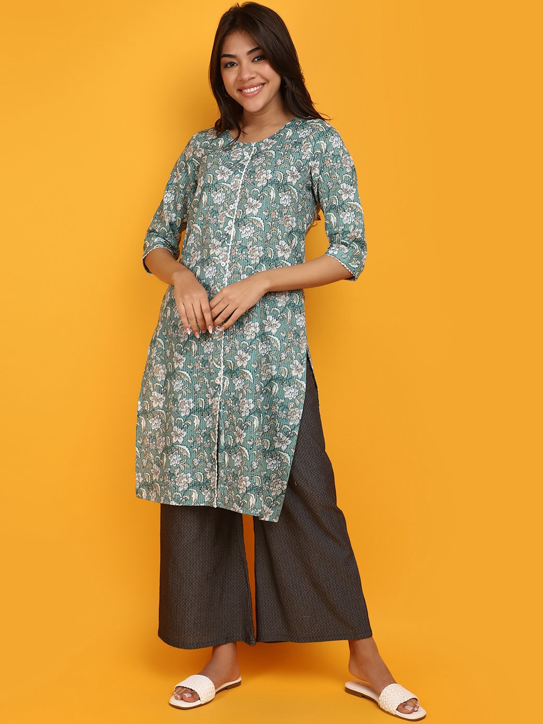 

V-Mart Floral Printed Cotton A-Line Kurta, Green