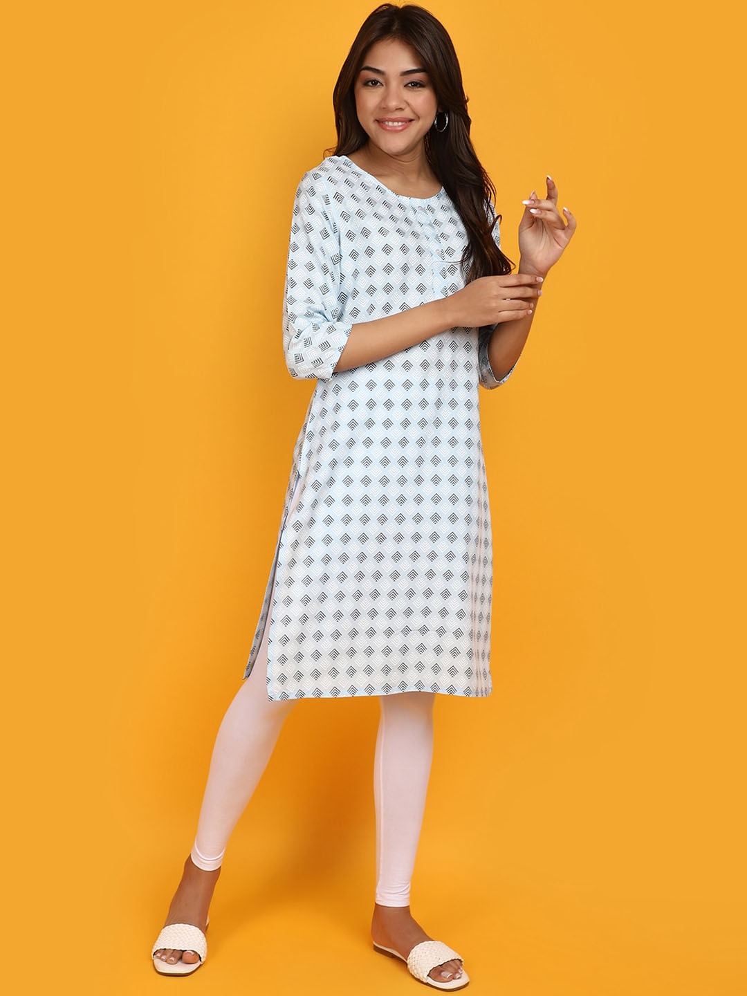 

V-Mart Printed Round Neck Kurta, Blue
