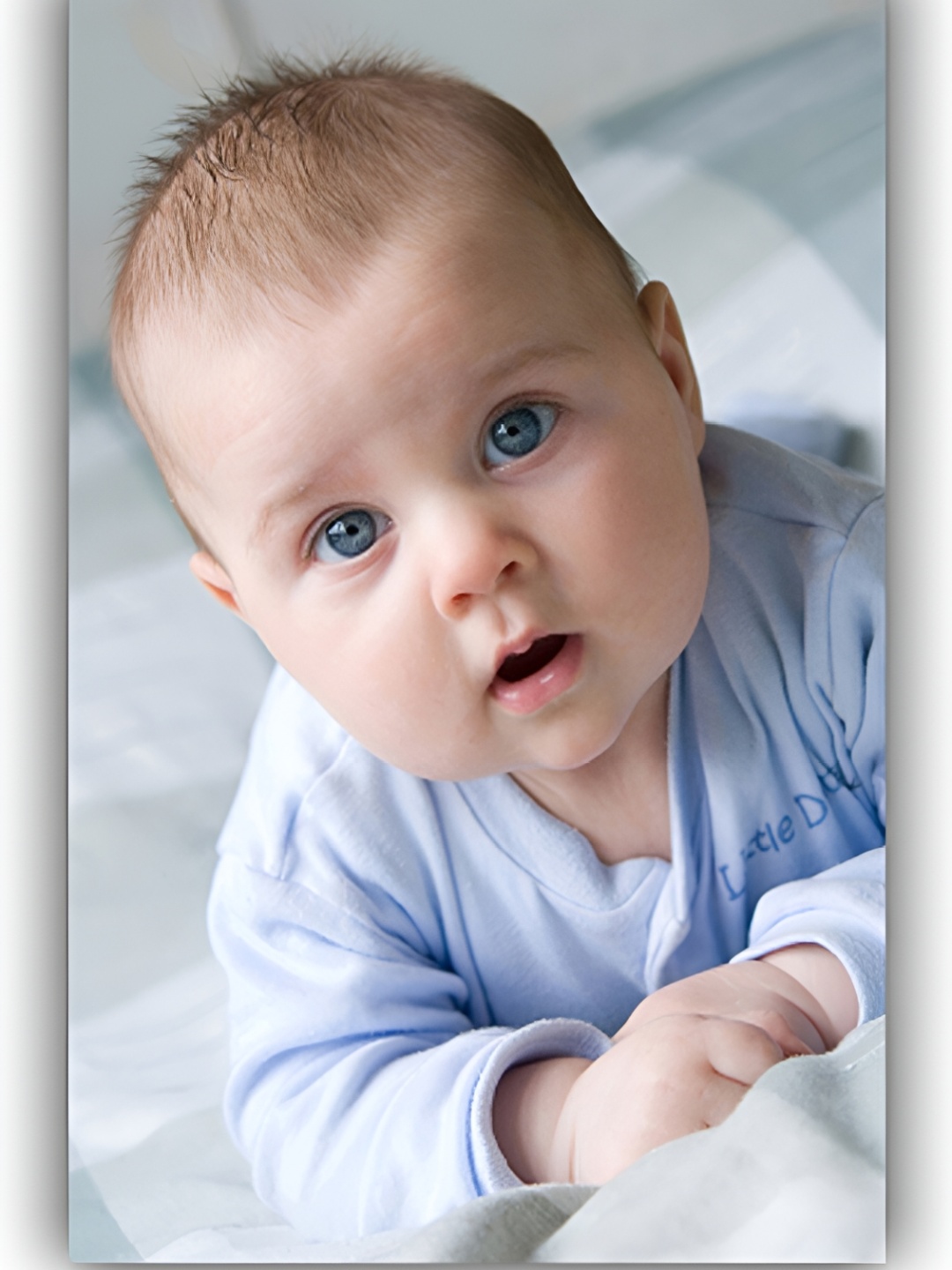 

PnF Nude-Coloured & Blue Baby Paper Wall Sticker