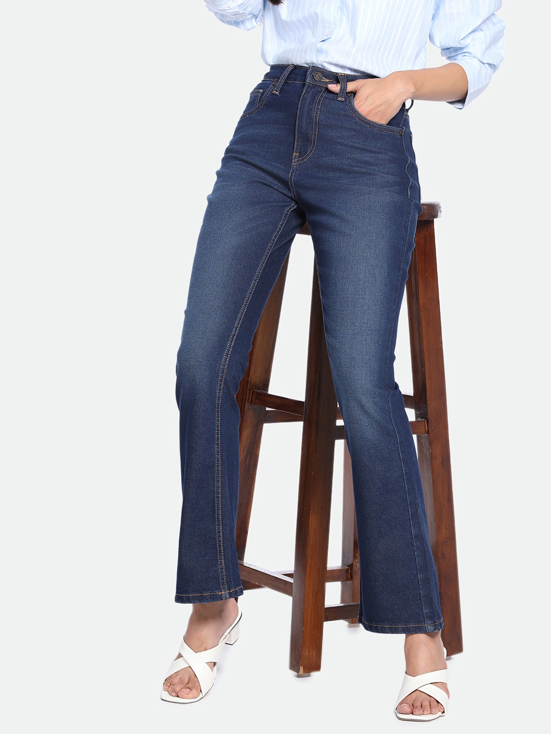 

DL Woman Bootcut High-Rise Clean Look Light Fade Stretchable Jeans, Blue