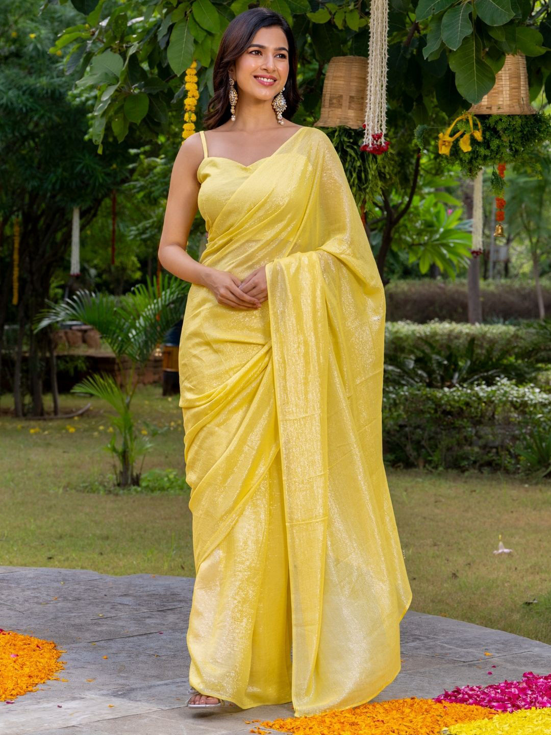 

PRETTY PALLU Pure Chiffon Saree, Yellow