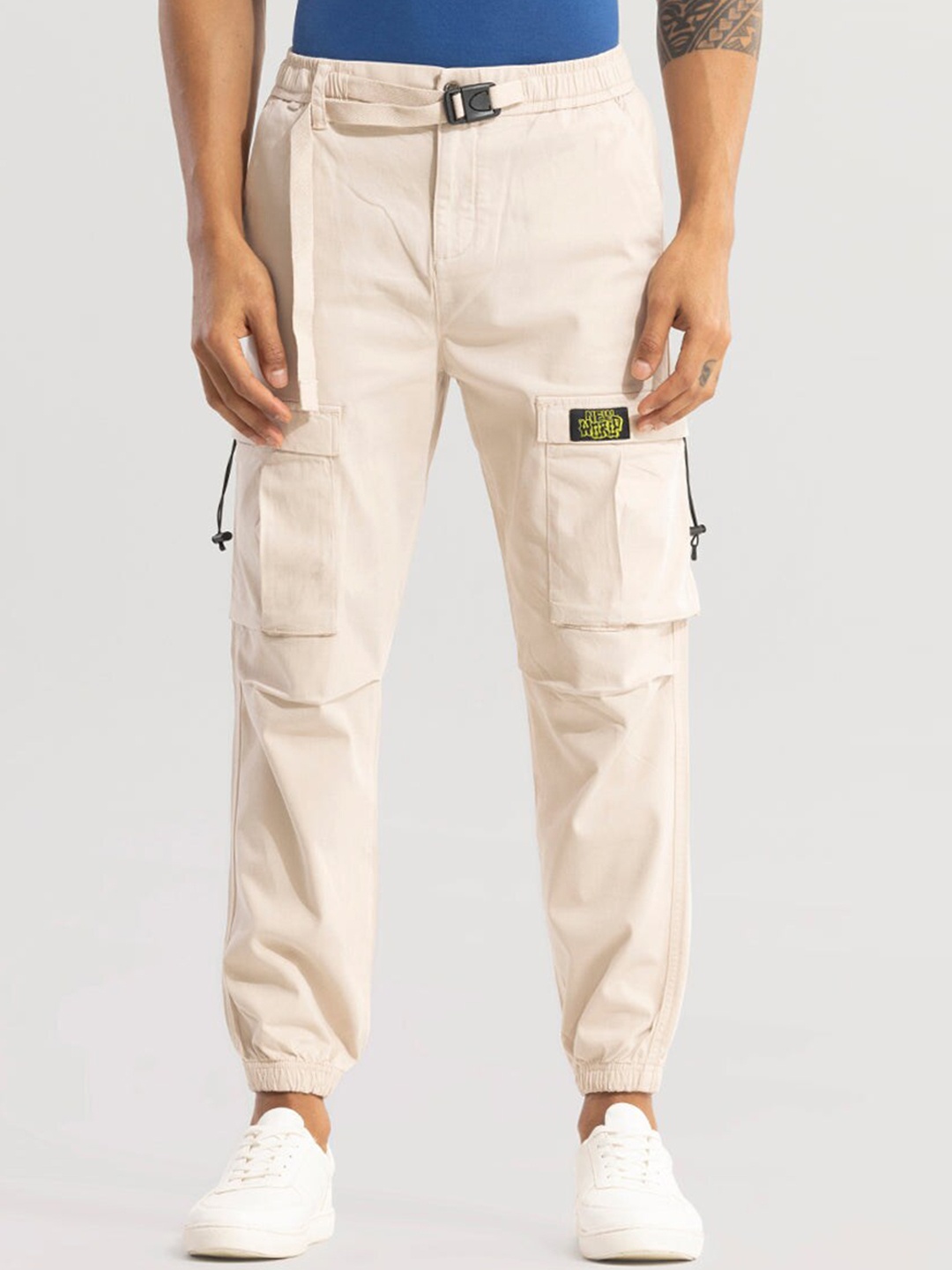 

Snitch Men Cream Coloured Smart Cotton Cargos Trousers