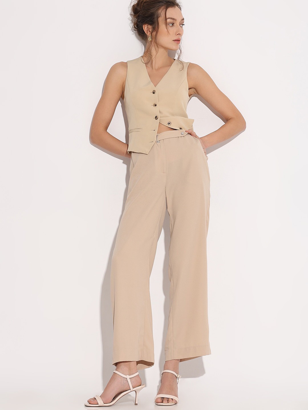 

Vero Moda Women Straight Fit Formal Trousers, Beige