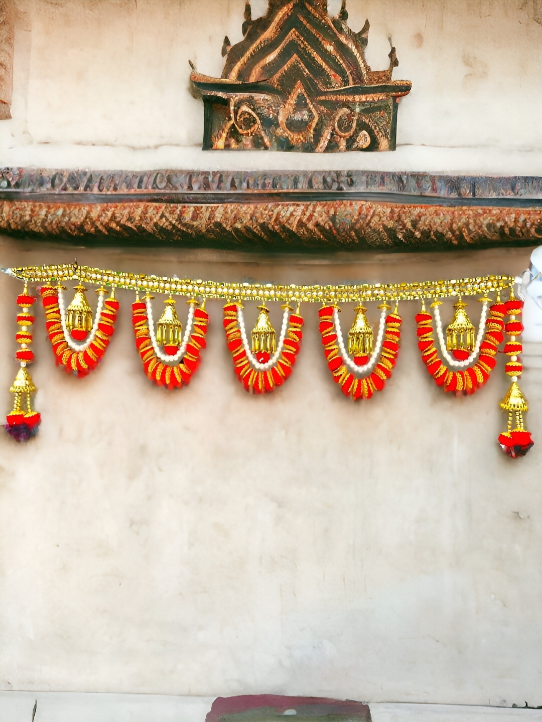 

NARYA TRADITIONAL Red & Gold Toned Bells Wall Decor Toran