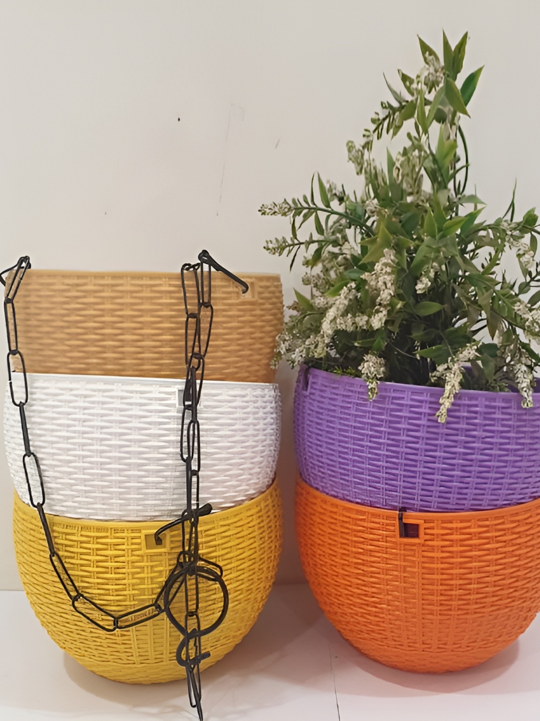 

AGAMI White & Yellow 3Pcs Textured Hanging Planters