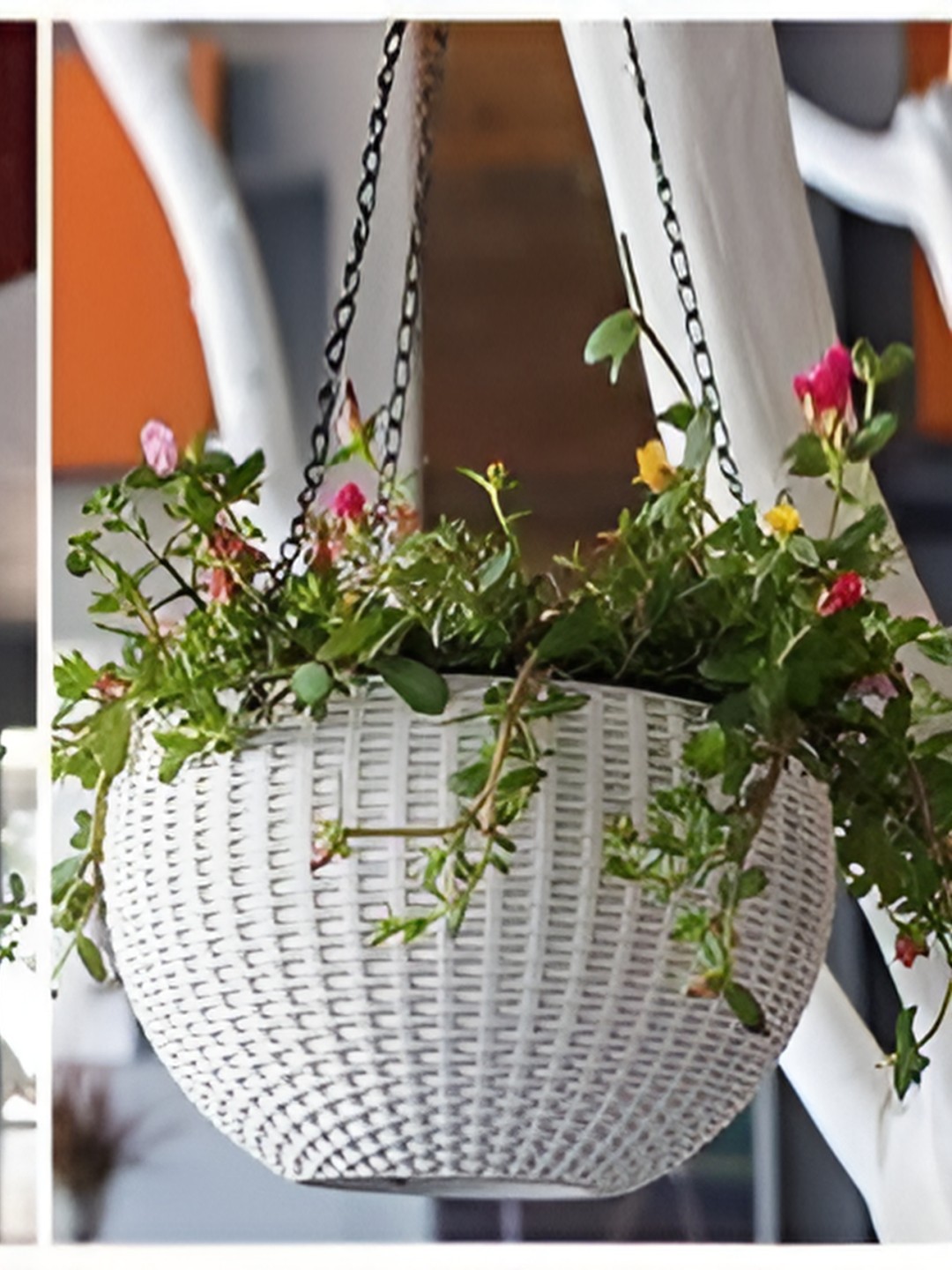 

AGAMI White 2 Pieces Textured Basket Planters