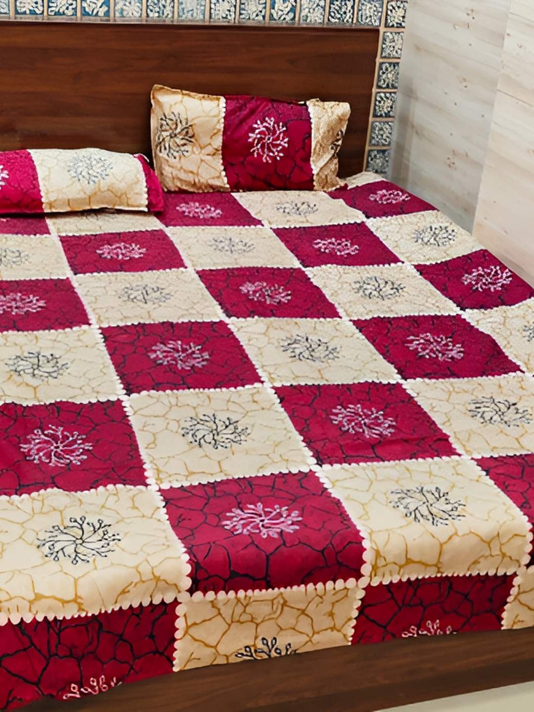 

V.R.ENTERPRISES Red & Beige Floral 300 TC Single Bedsheet with 1 Pillow Covers