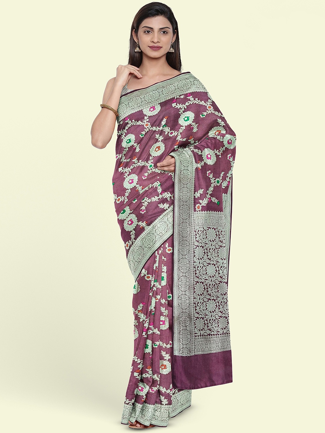 

Muskan Fashion Ethnic Motifs Zari Banarasi Saree, Maroon