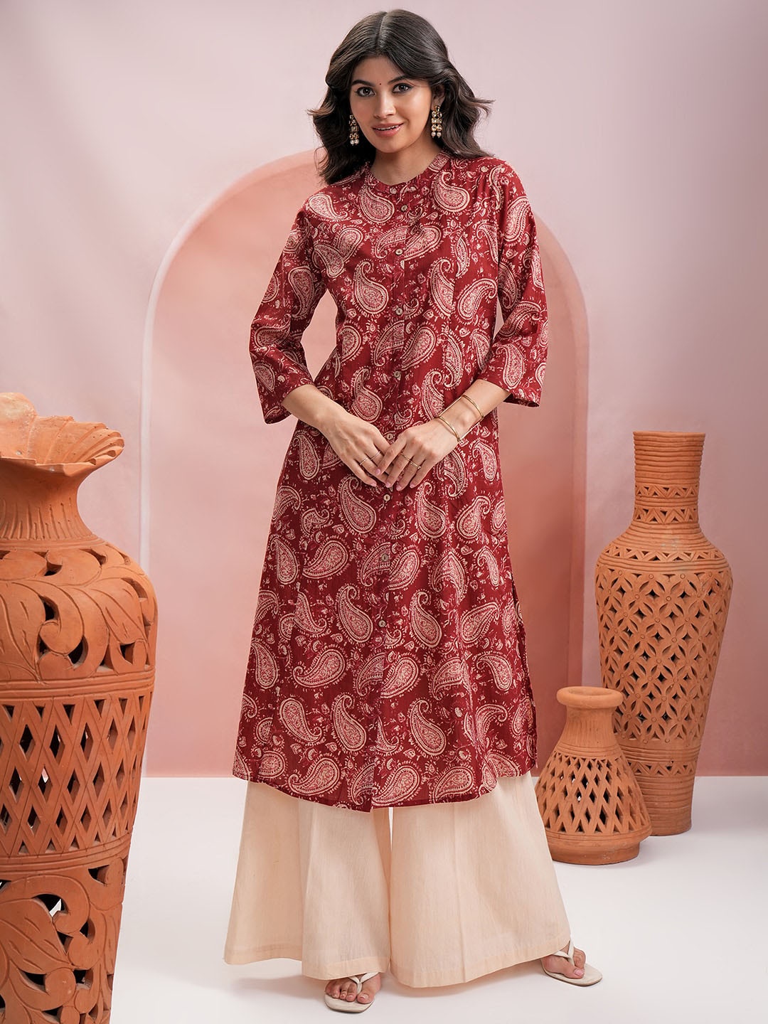 

Vishudh Ethnic Motifs Printed Pure Cotton Kurta, Red