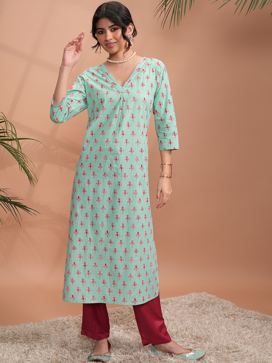 

Vishudh Floral Printed Flared Sleeves Pure Cotton Kurta, Green