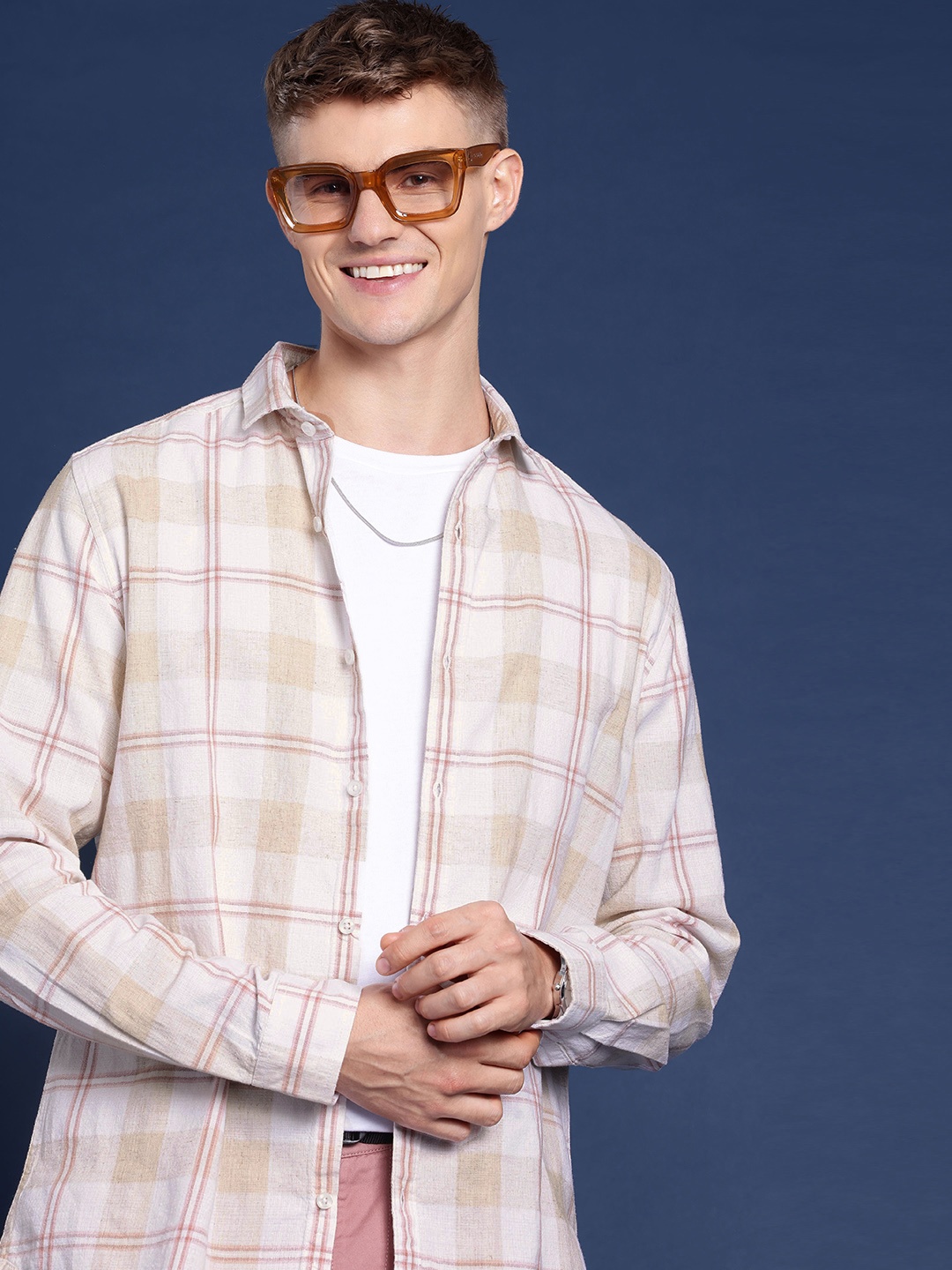 

Mast & Harbour Men Checked Casual Shirt, Rose