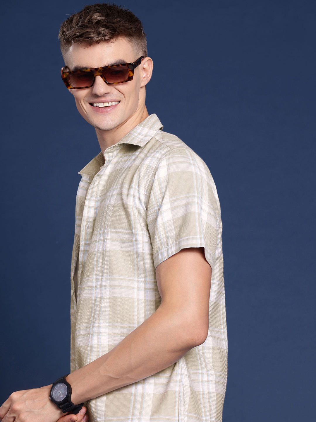 

Mast & Harbour Men Checked Casual Shirt, Green
