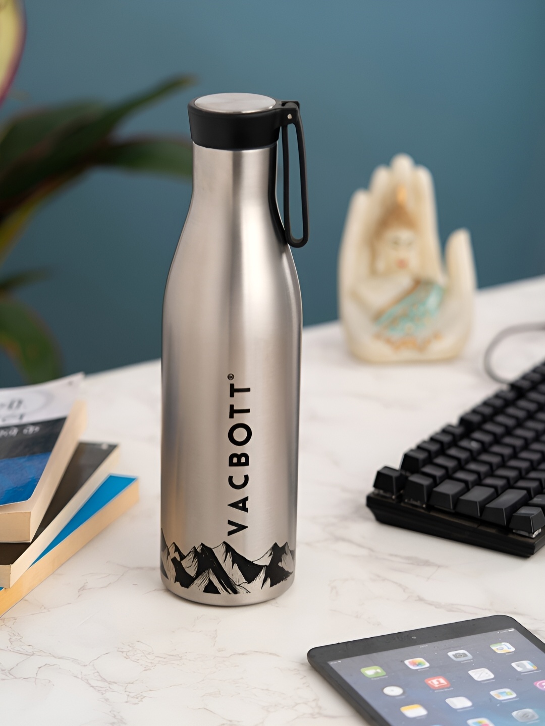 

CLAY CRAFT Silver-Toned & Black Printed Double Wall Vacuum Water Bottle 900ml