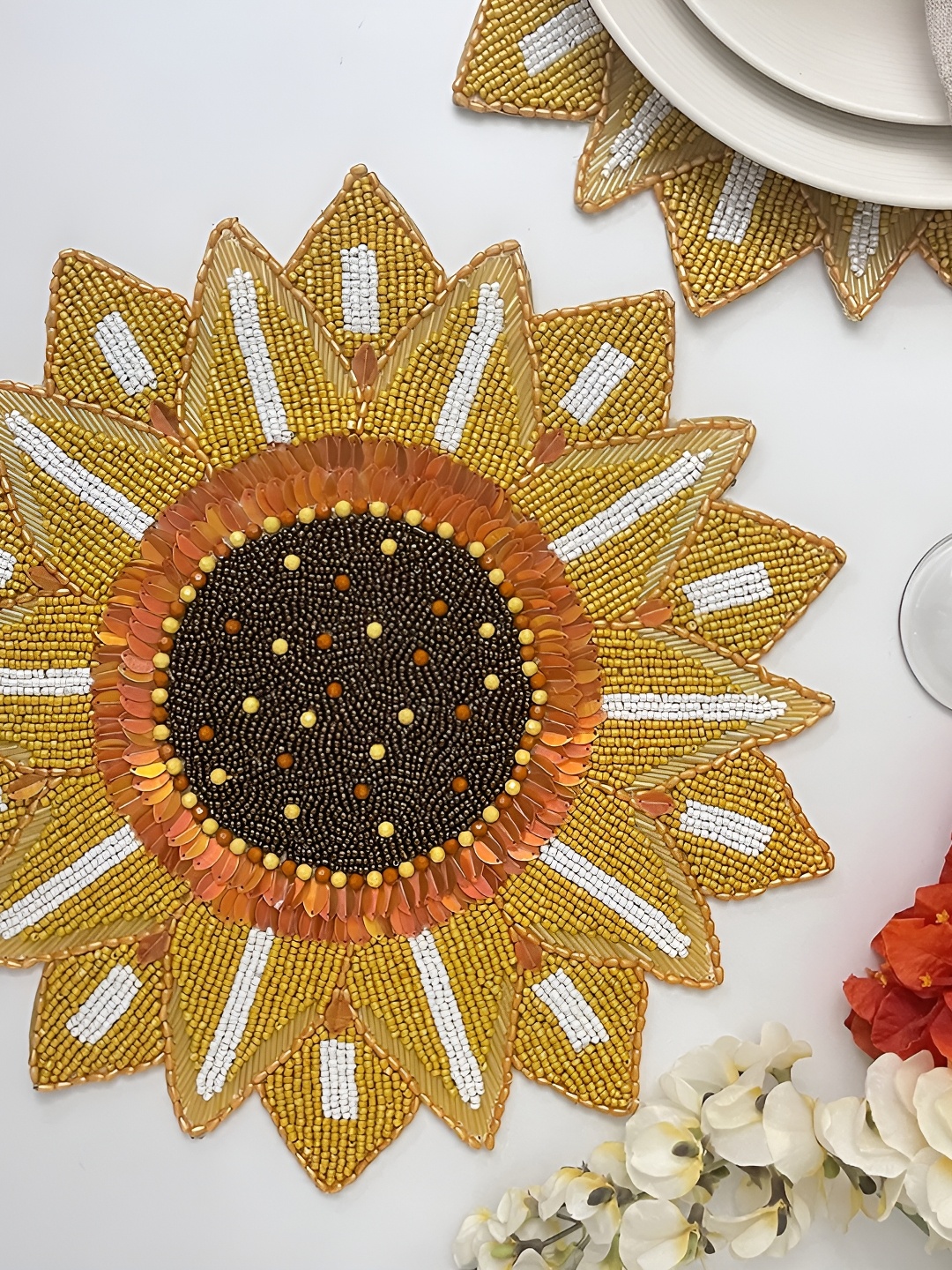 

YWULY Yellow & Black Embellished Glass-Beaded Floral-Shaped Dining Table Placemat