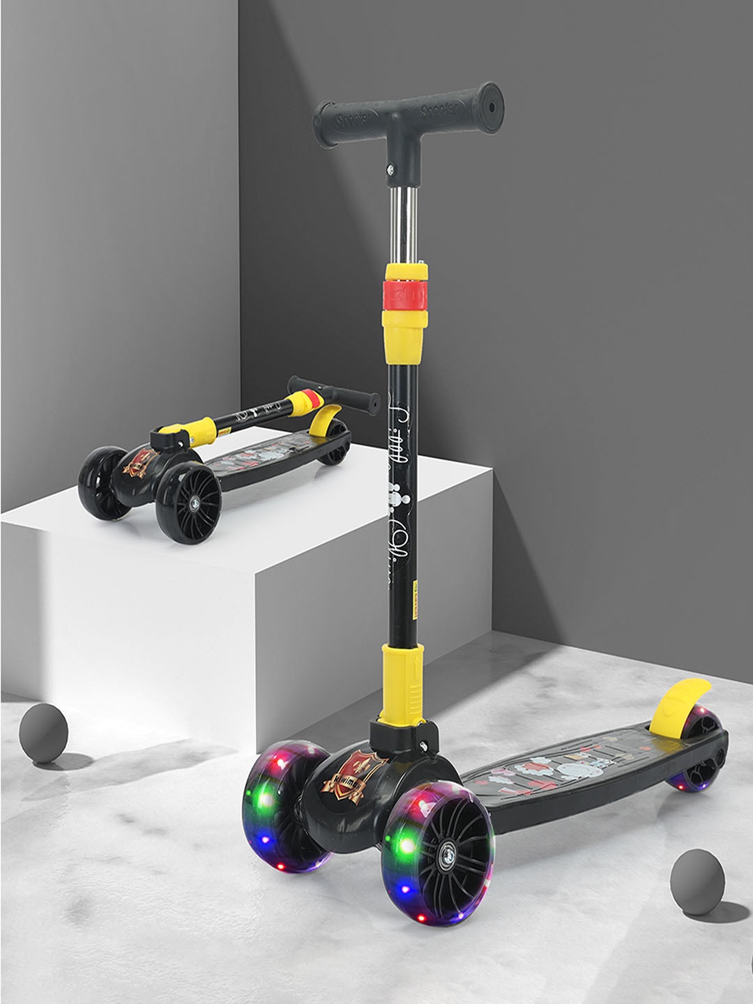

Little Olive Kids Lightweight Enduro Scooters, Black