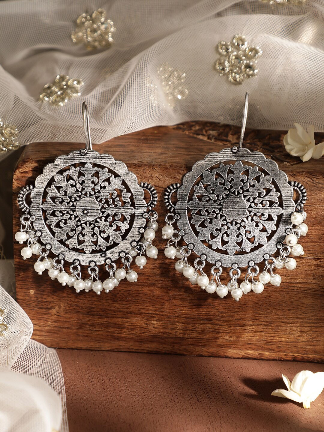 

Rubans Silver-Plated Contemporary Chandbalis