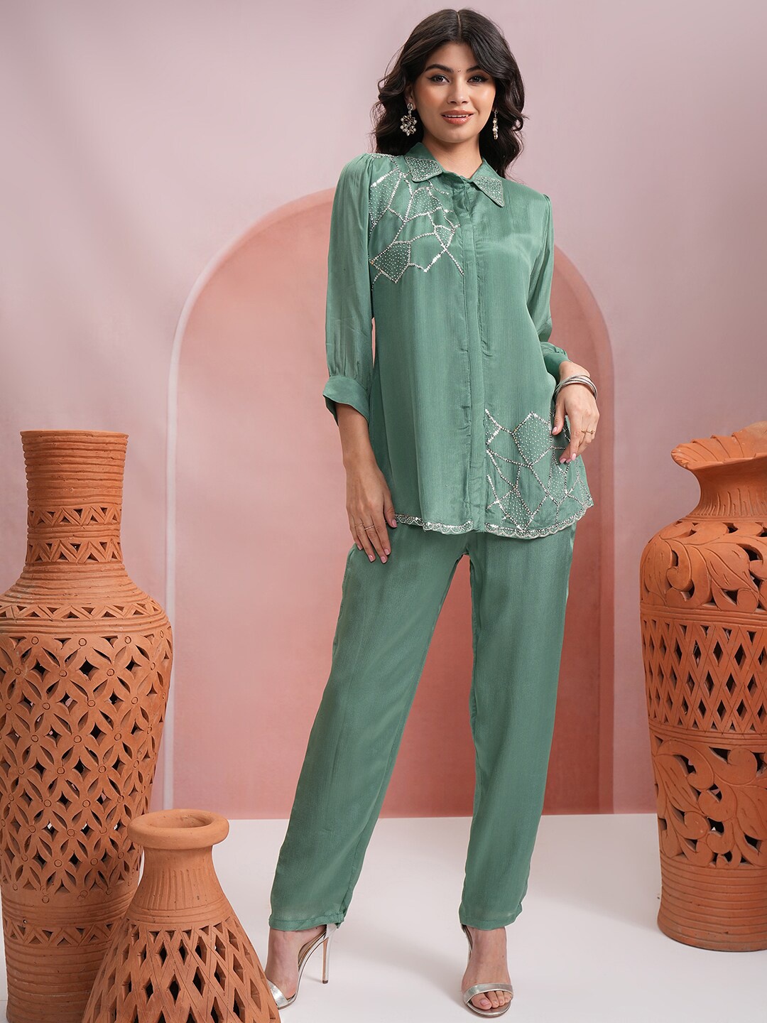 

Vishudh Green Embellished Shirt Collar Tunic with Palazzos