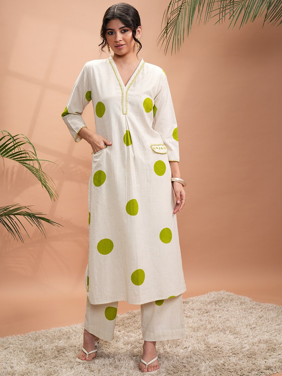 

Vishudh Off White & Green Geometric Printed V-Neck Regular Pure Cotton Kurta With Palazzos