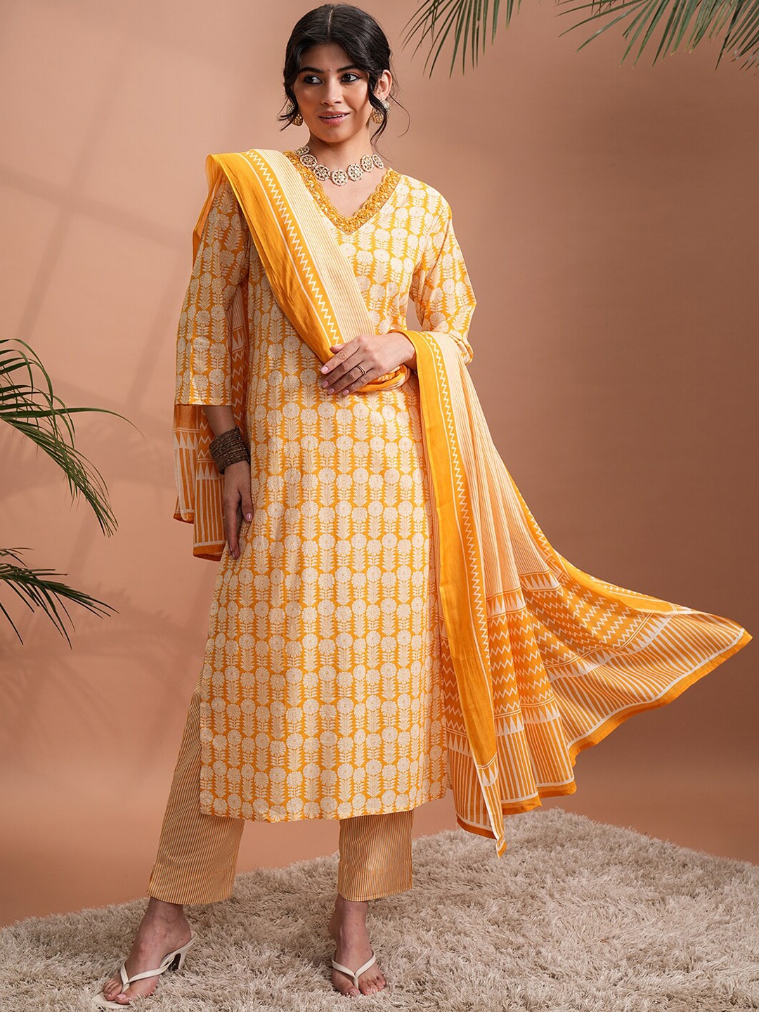 

Vishudh Floral Printed Regular Pure Cotton Kurta with Palazzos & Dupatta, Yellow