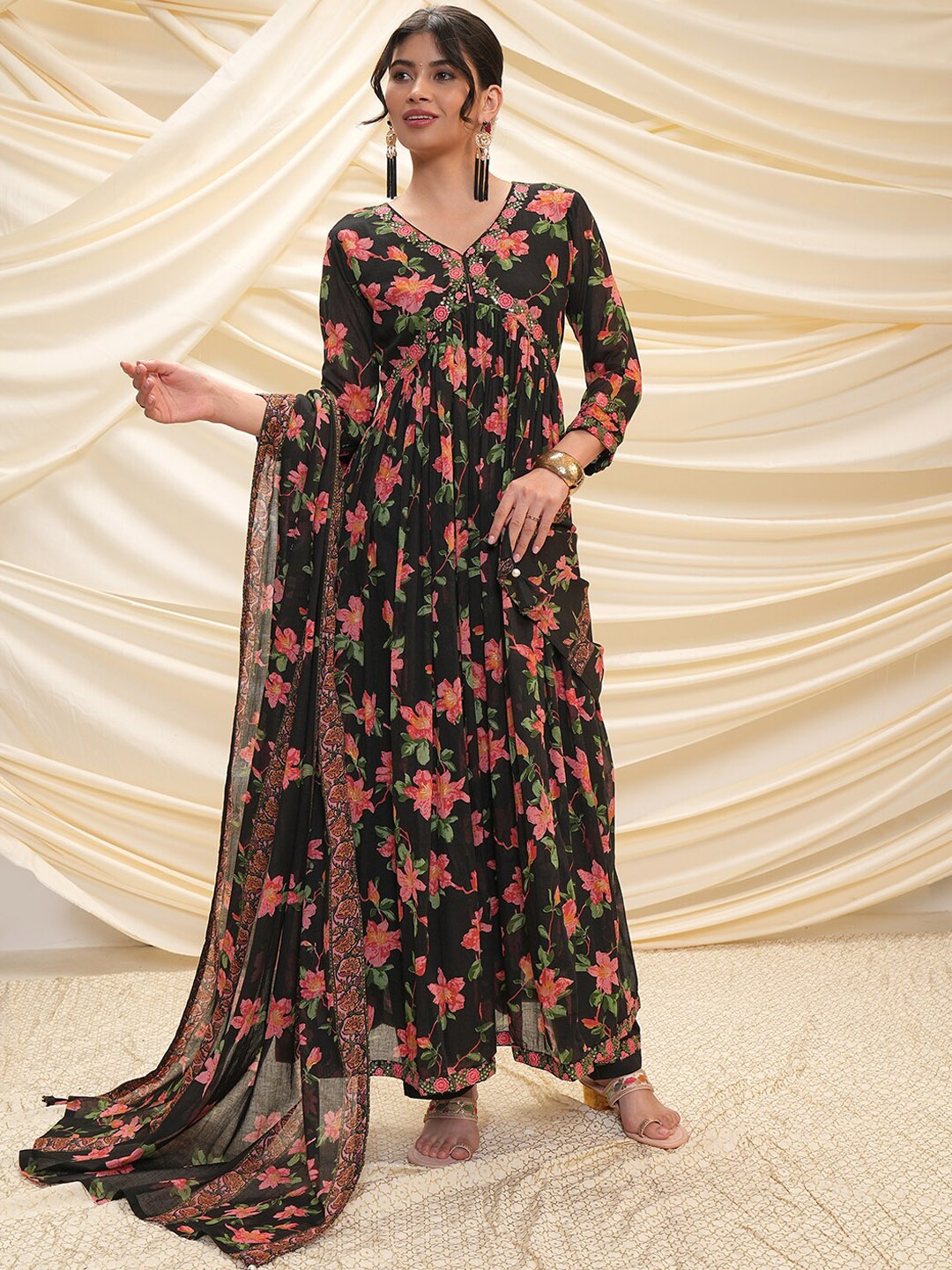 

Vishudh Floral Printed Empire Thread Work Pure Cotton Kurta With Palazzos & Dupatta, Black
