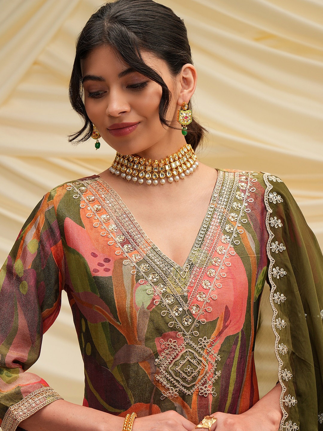 

Vishudh Floral Printed Thread Work Kurta with Palazzos & Dupatta, Green