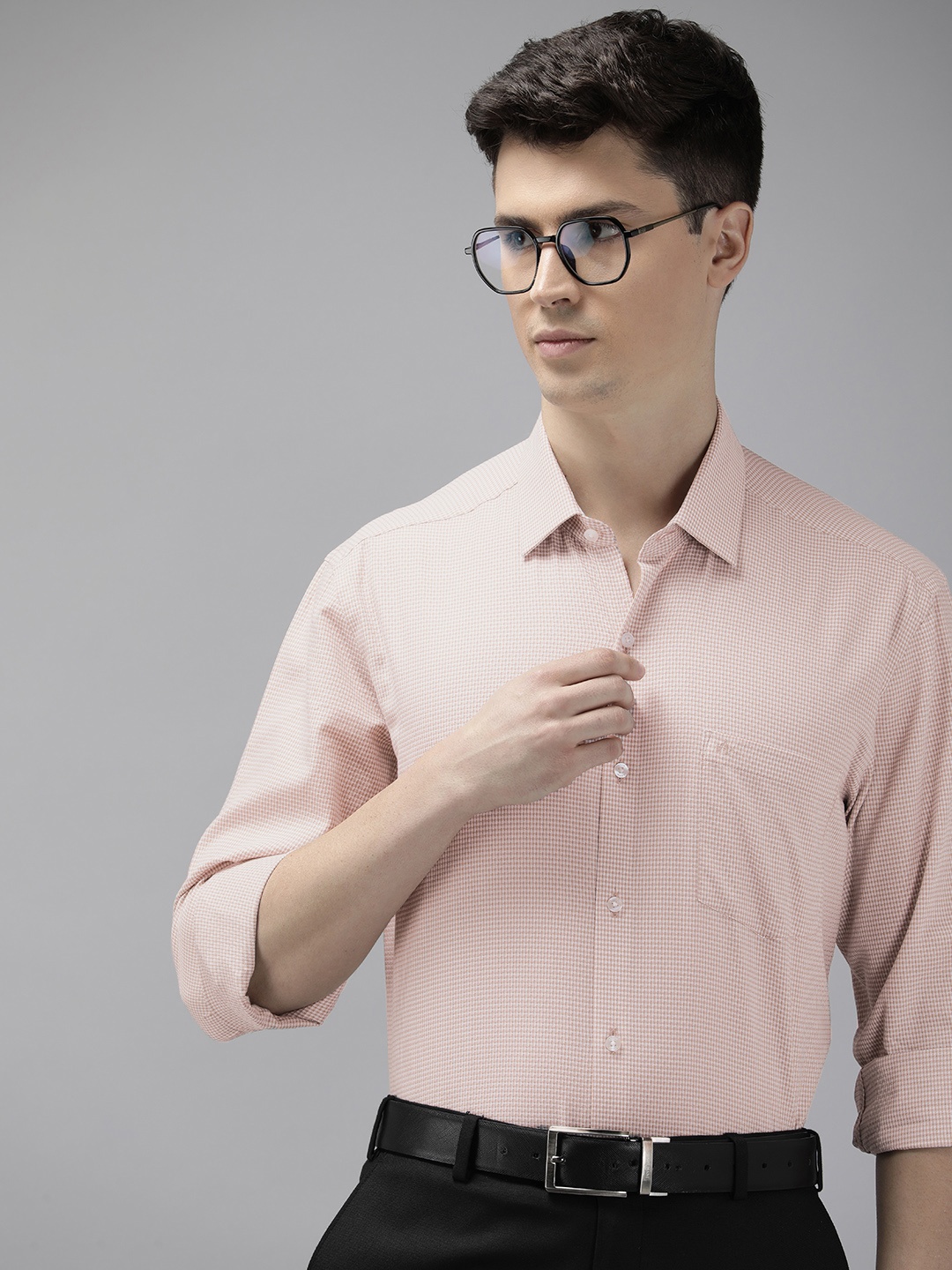 

Arrow Pure Cotton Manhattan Self Design Slim Fit Opaque Formal Shirt, Beige