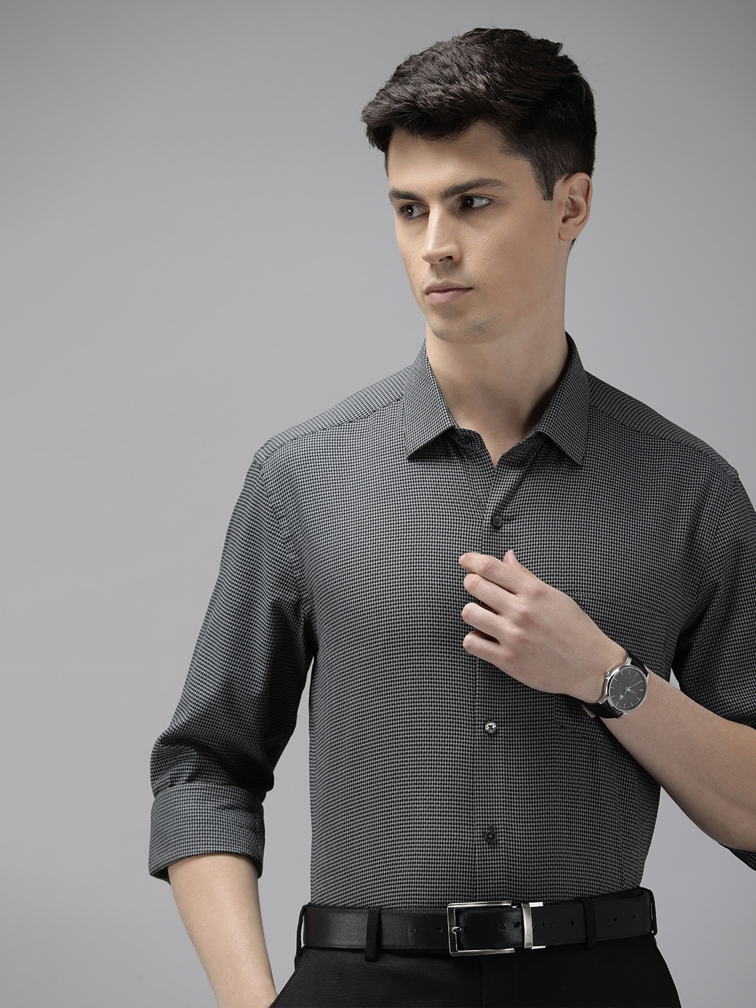 

Arrow Self Design Manhattan Slim Fit Pure Cotton Formal Shirt, Black