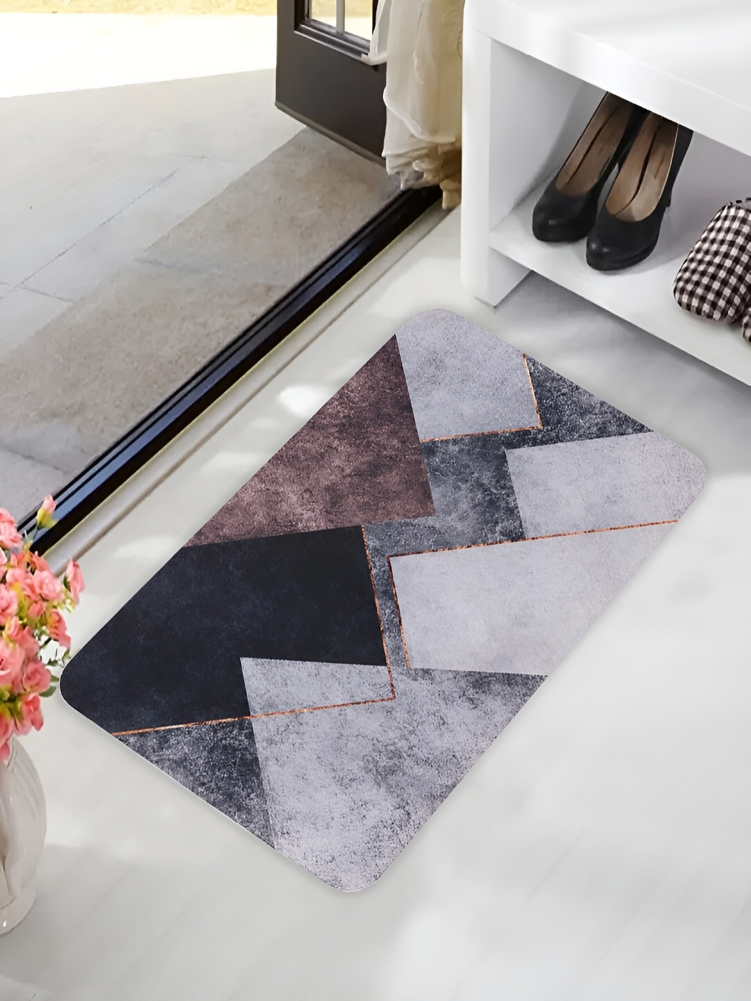 

Kuber Industries Grey Geometric Print Anti-Skid Doormat