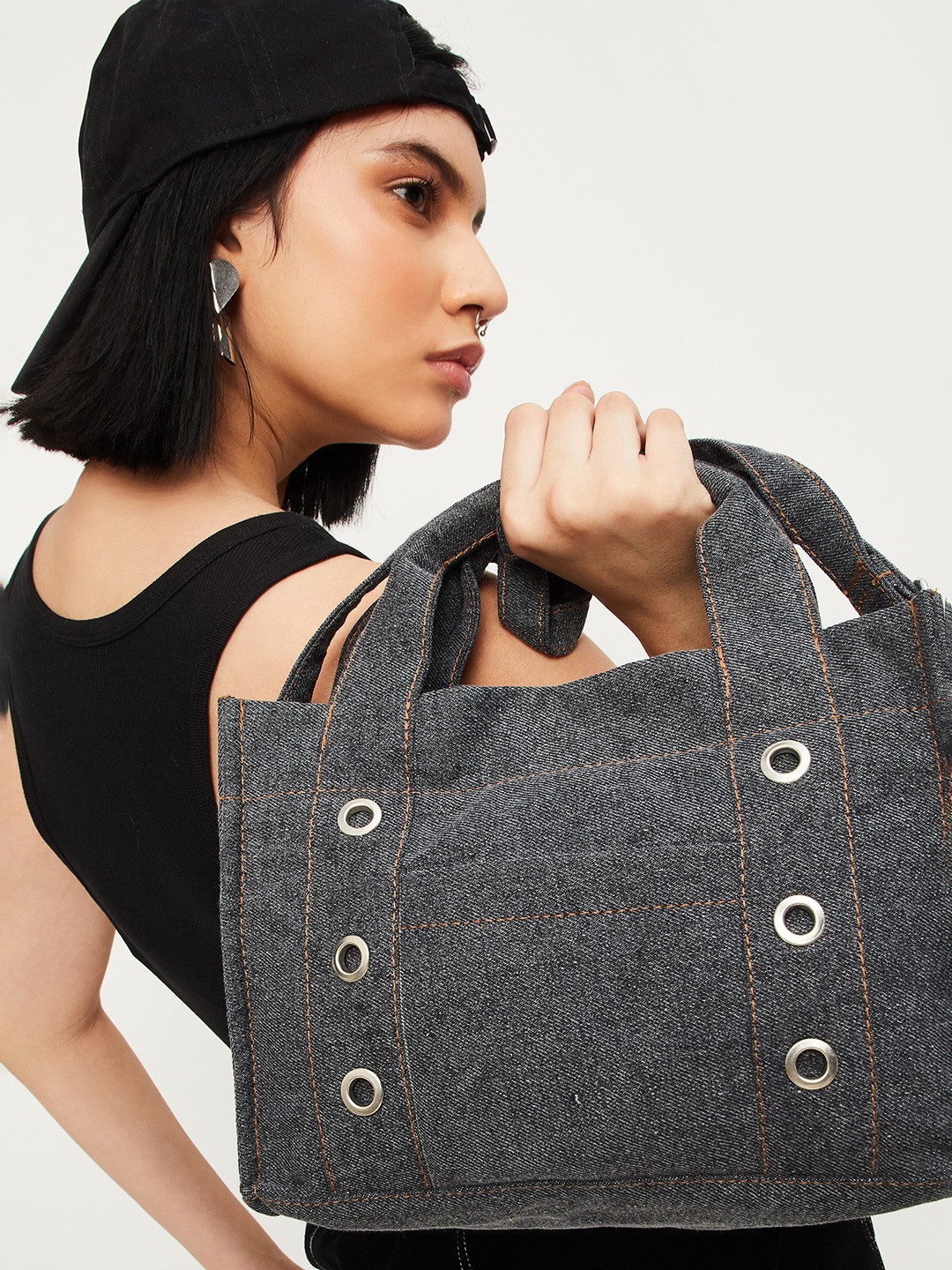 

max Structured Handheld Bag, Black