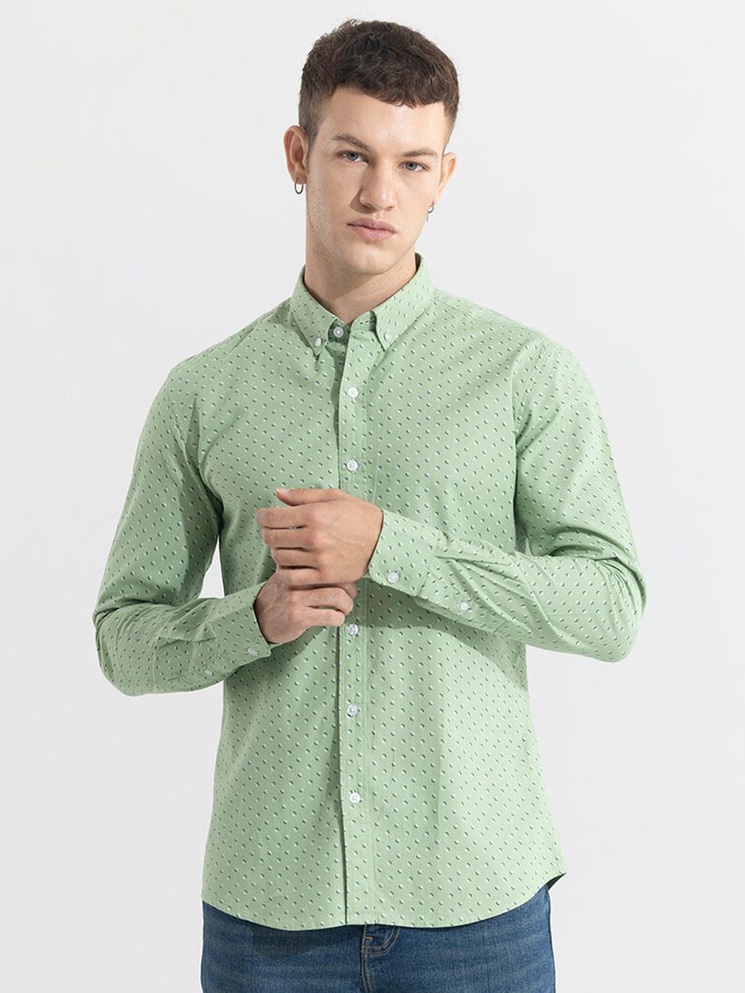 

Snitch Green Geometric Printed Classic Slim Fit Cotton Casual Shirt