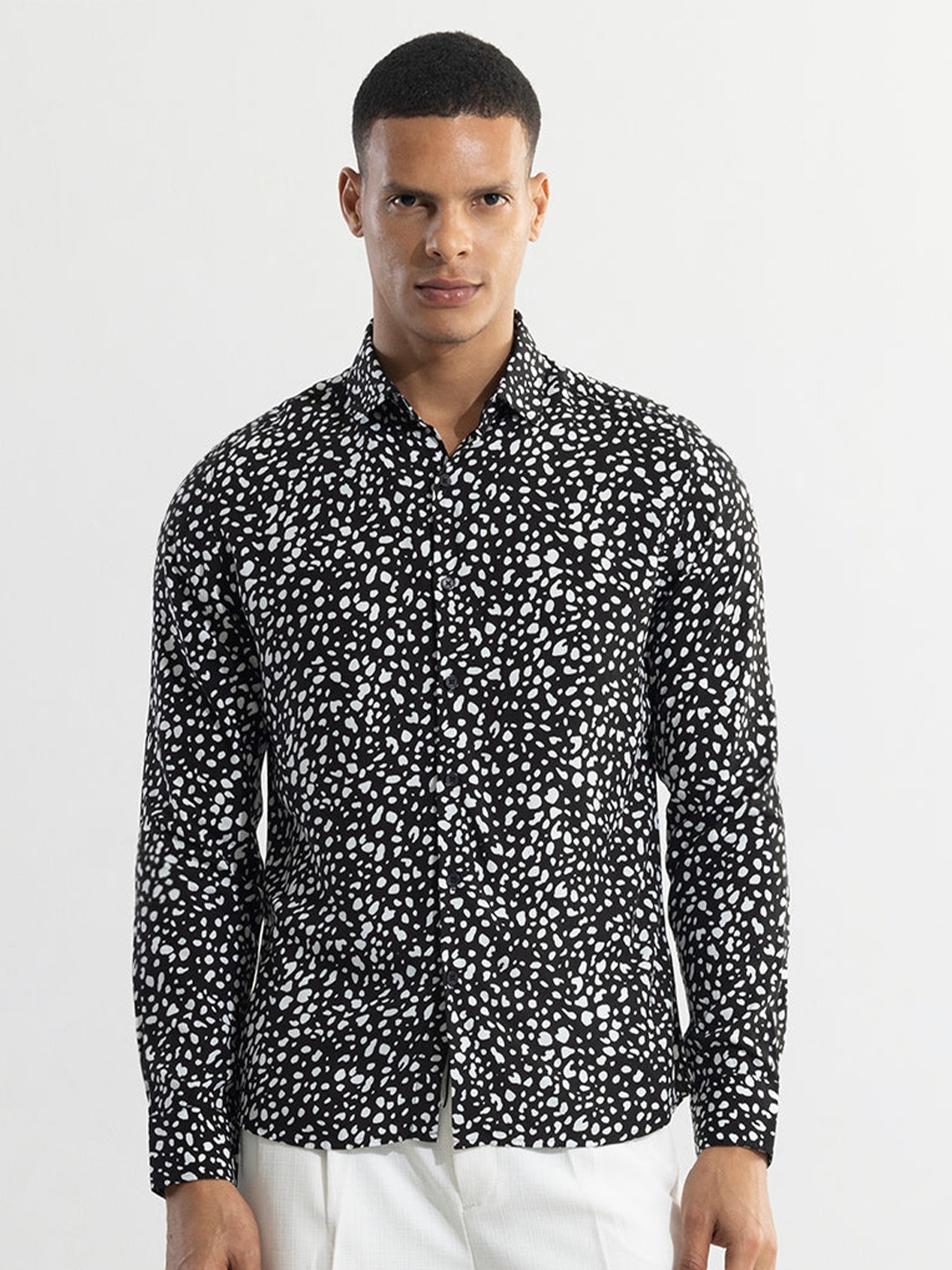 

Snitch Black Abstract Printed Classic Slim Fit Casual Shirt