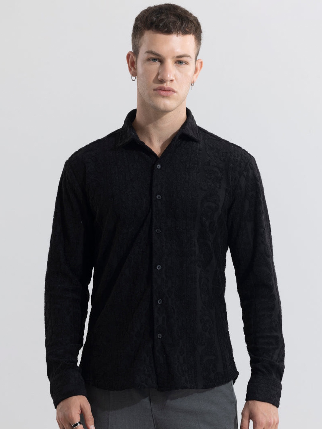 

Snitch Black Classic Slim Fit Textured Casual Shirt