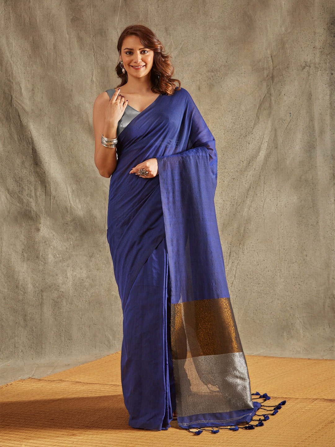 

SALWAR STUDIO Zari Pure Cotton Saree, Navy blue