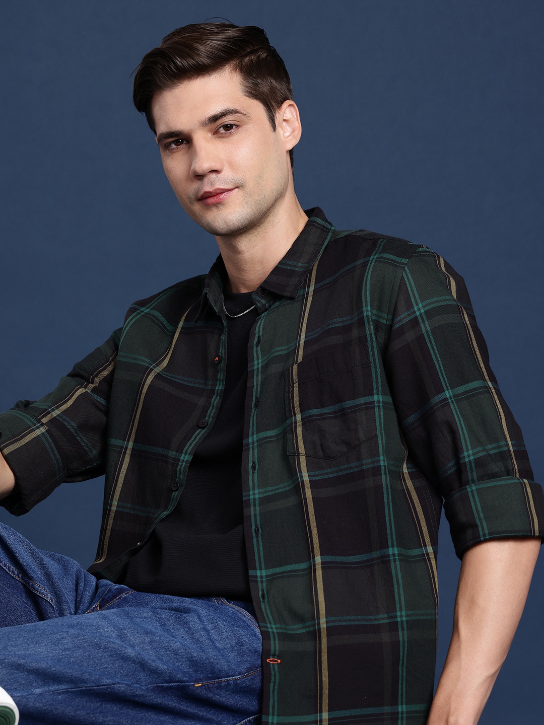 

Mast & Harbour Men Slim Fit Checked Casual Shirt, Black