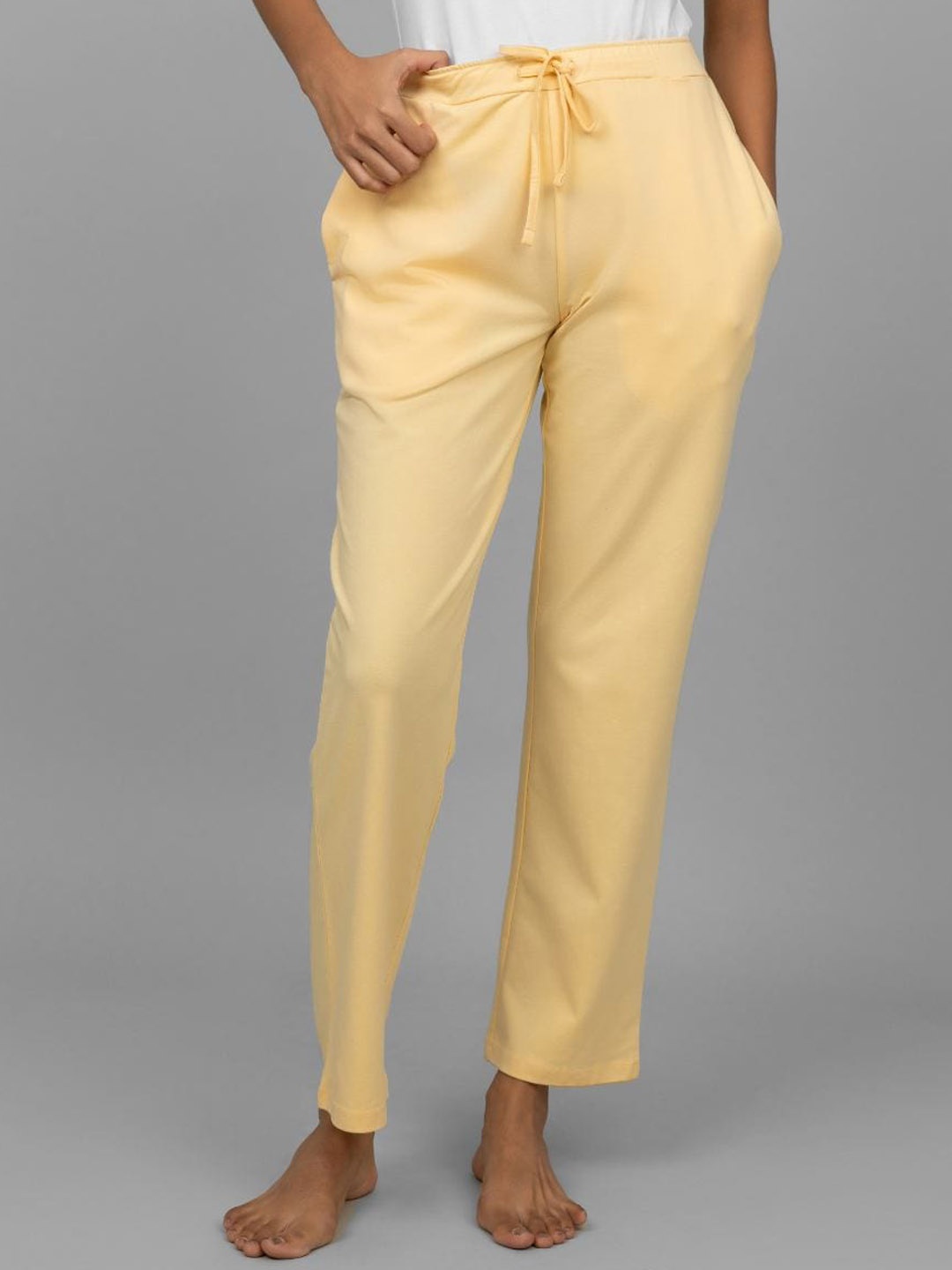 

necesera Women Jet Set Zen Mid-Rise Lounge Pants, Yellow