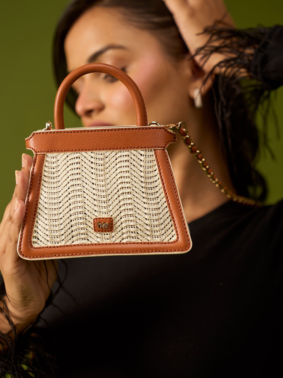 

HIE Textured Structured Sling Bag, Off white