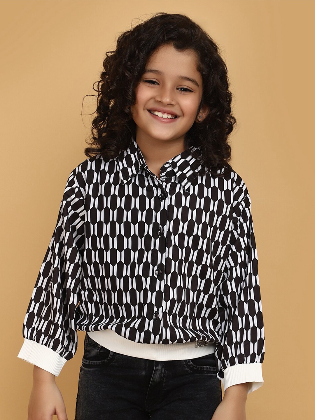 

V-Mart Geometric Printed Mandarin Collar Cotton Top, Black