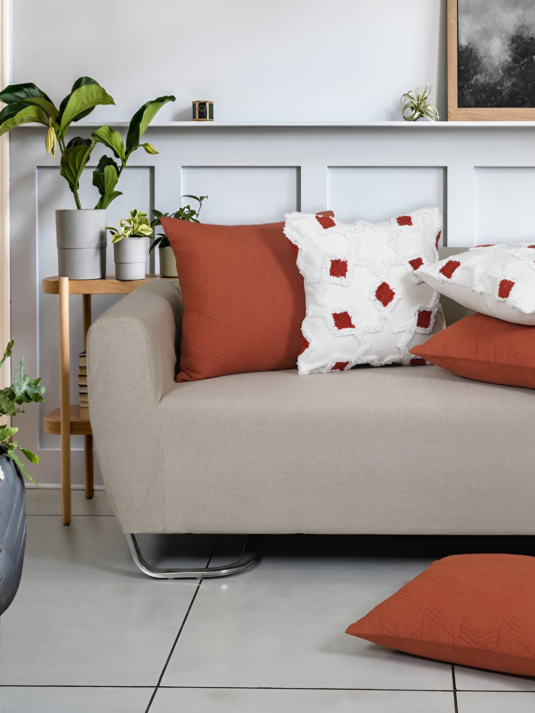 

Ode & Cleo Red & White 5 Pieces Self Design Square Cushion Covers