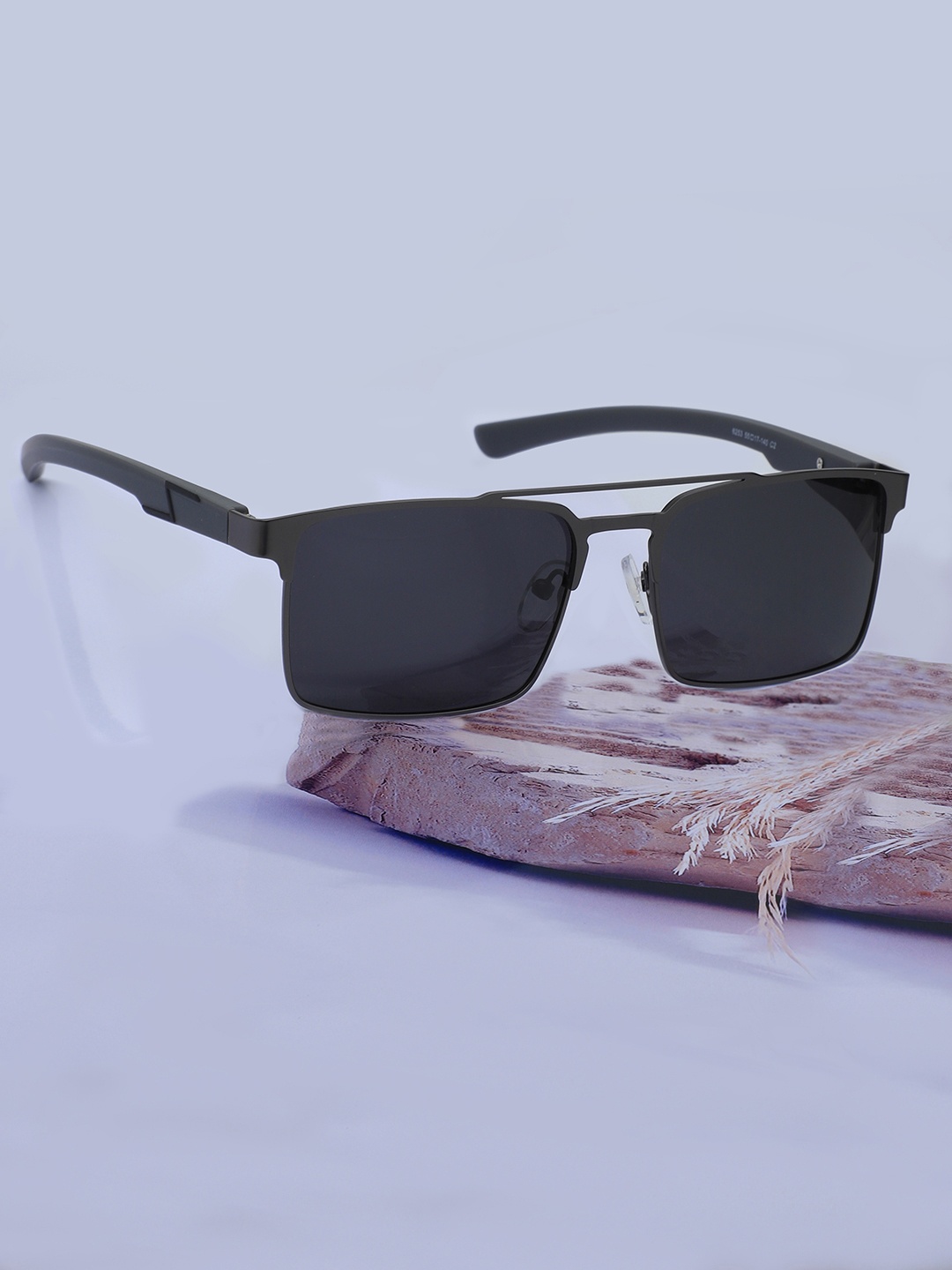 

Carlton London Men Premium Wayfarer Sunglasses with Polarised Lens CLSM330, Metallic