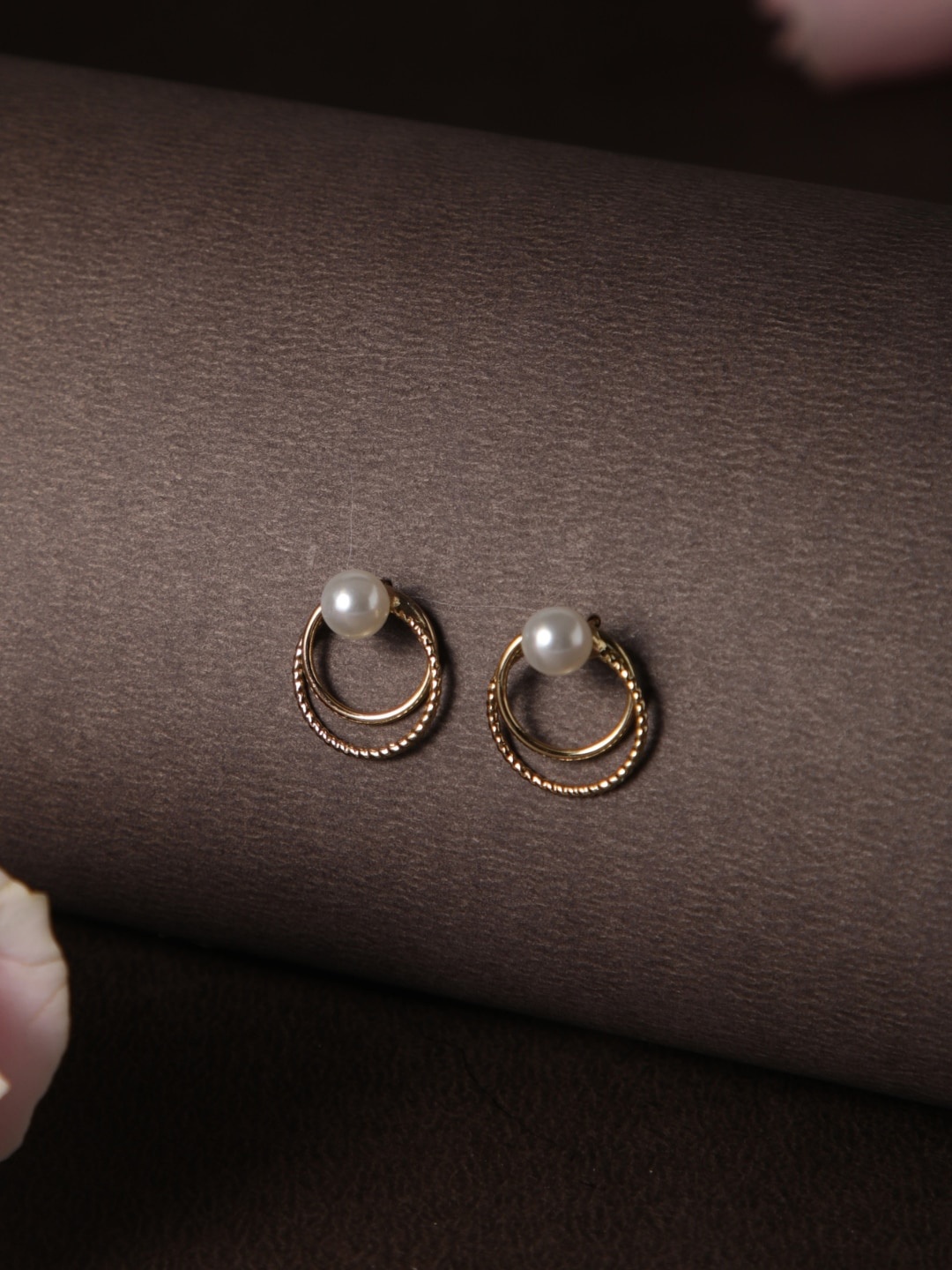 

Zeraki Jewels Gold Plated American Diamond Circular Studs