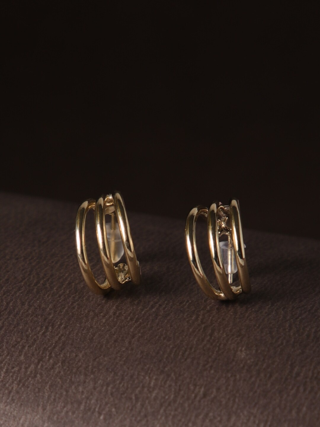 

Zeraki Jewels Stainless Steel Gold-Plated Half Hoop Earrings