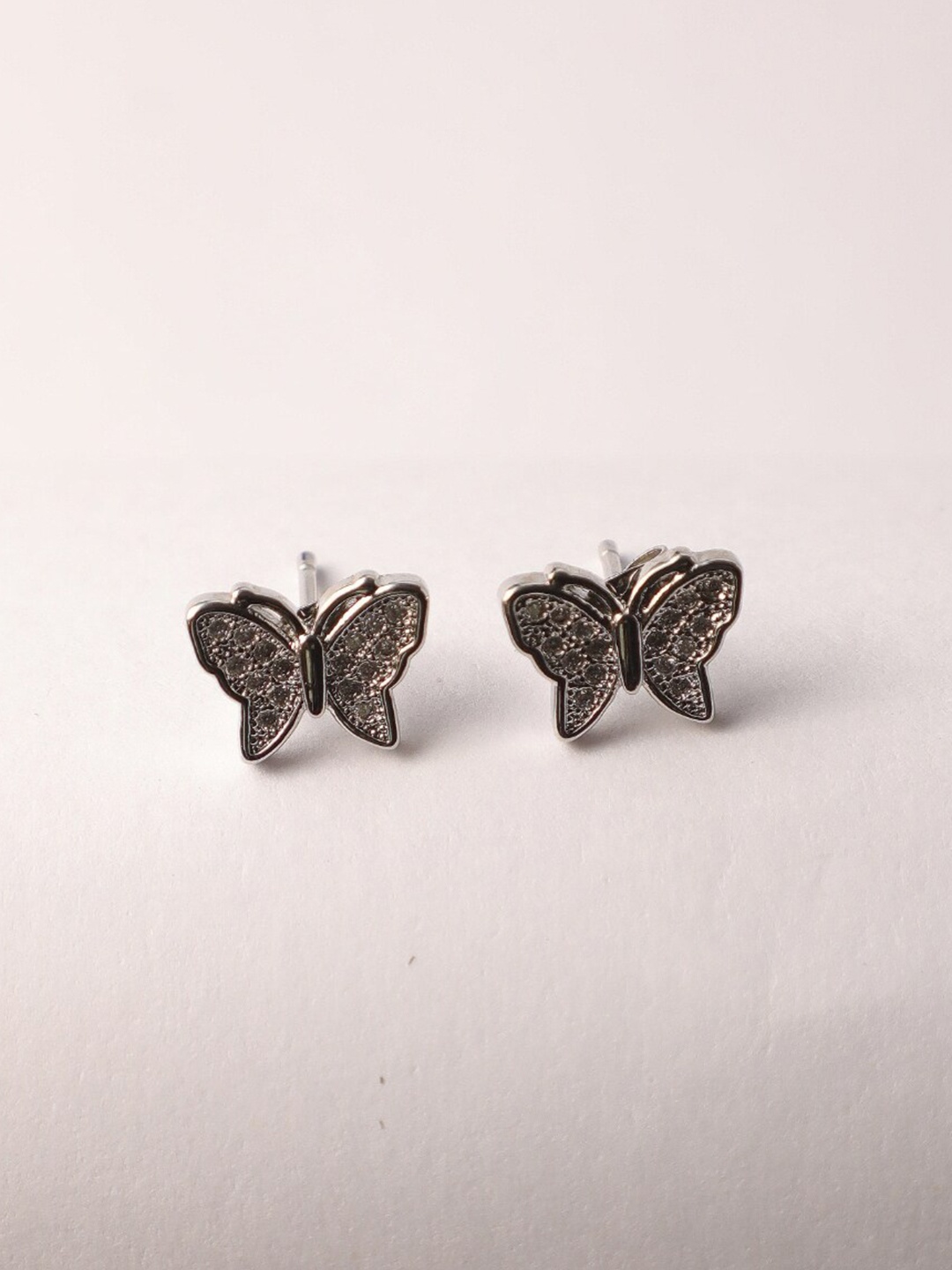 

Zeraki Jewels Silver-Plated Stud Earrings