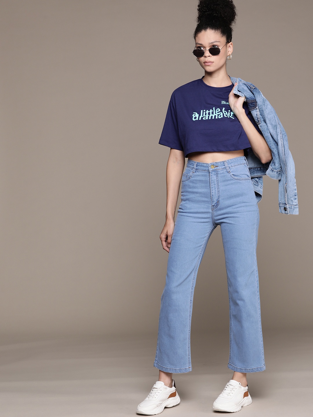 

Roadster Women Flared High-Rise Mildly Distressed Stretchable Jeans, Blue