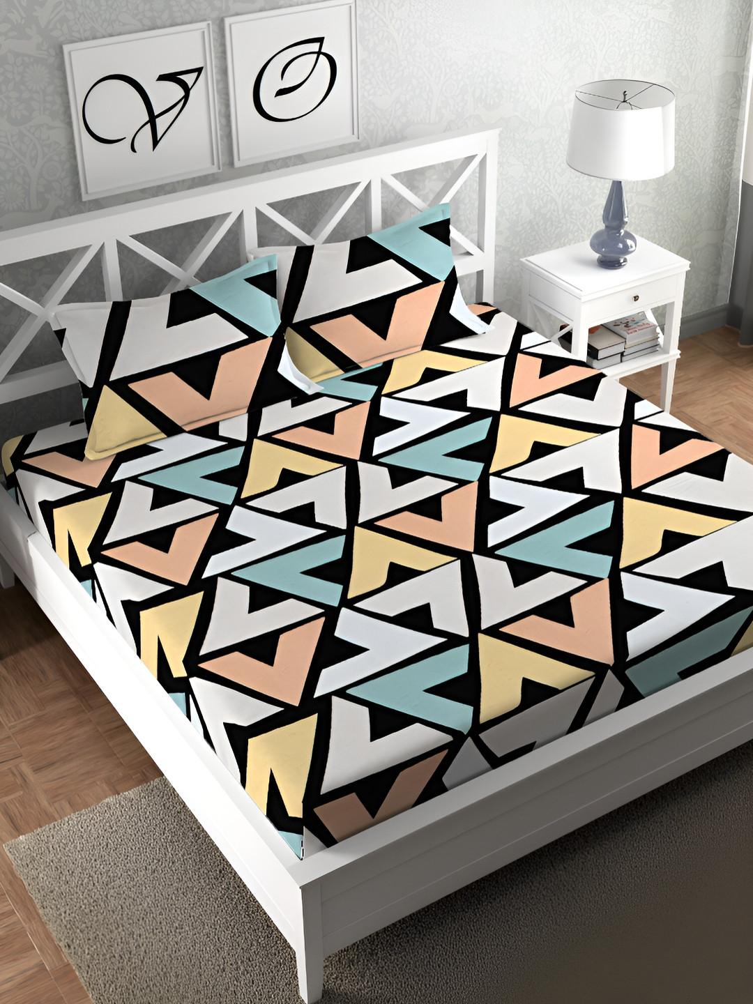 

CHHAVI INDIA White & Green Geometric Microfiber 210 TC Queen Bedsheet with 2 Pillow Covers